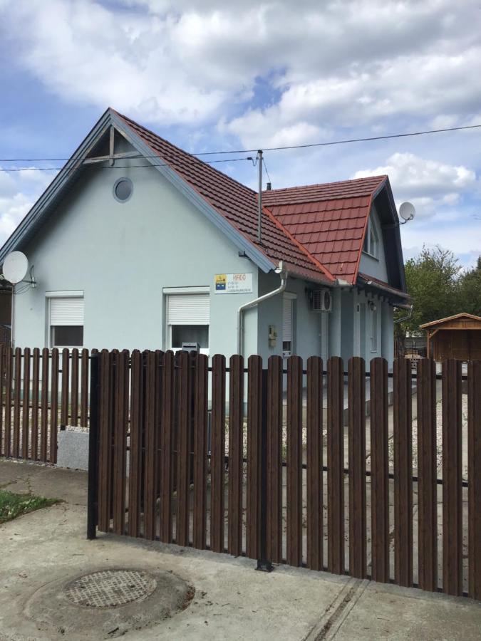 4 Lurko Apartman Uj Apartment Hajduszoboszlo Luaran gambar